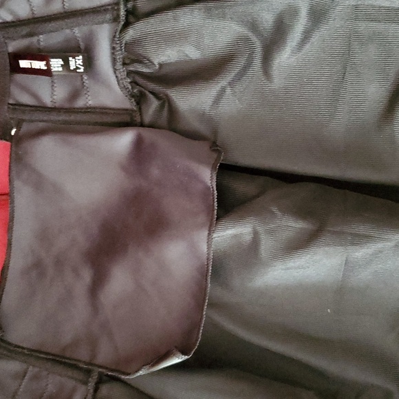 Hot Topic's Black Faux Leather & Lace Tutu - Picture 14 of 14